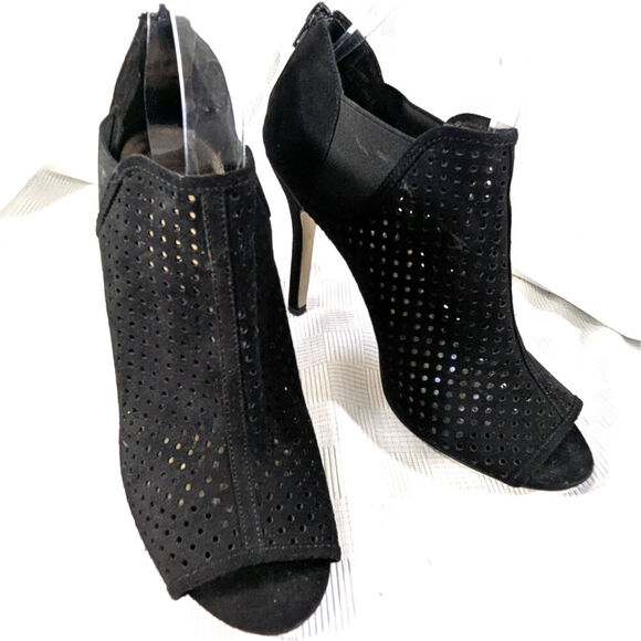MADDEN GIRL! BLACK VEGAN SUEDE LEATHER PERFORATED DETAIL STILETTO HEELS! SZ 7.5M - Picture 1 of 10